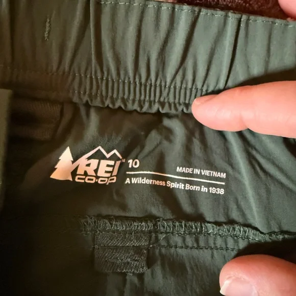 REI Dark Green Women's Cargo Travel Pants - Picture 3 of 8